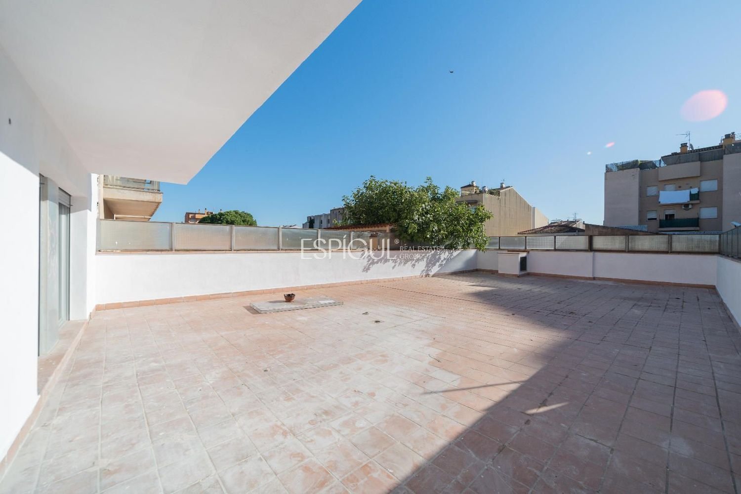 3 bedrooms Apartment in Salt, Spain No. 230931
