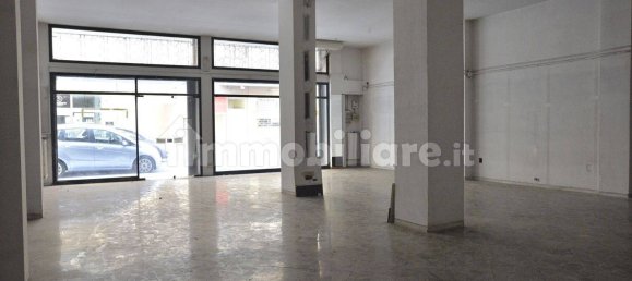 1-Zimmer Gewerbliche Immobilie in Bari, Italy, Nr. 134465 6