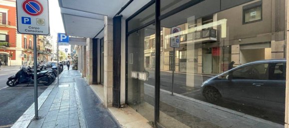 1-Zimmer Gewerbliche Immobilie in Bari, Italy, Nr. 134465 18