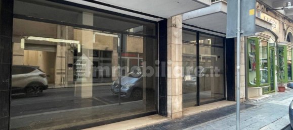 1-Zimmer Gewerbliche Immobilie in Bari, Italy, Nr. 134465 5
