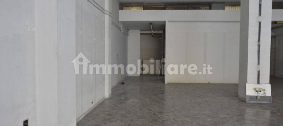 1-Zimmer Gewerbliche Immobilie in Bari, Italy, Nr. 134465 9