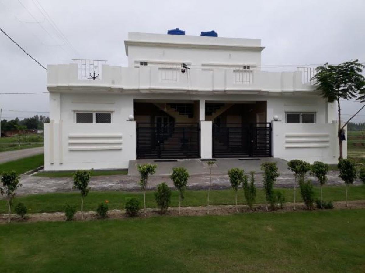 2 bedrooms House in Lucknow, India No. 7789