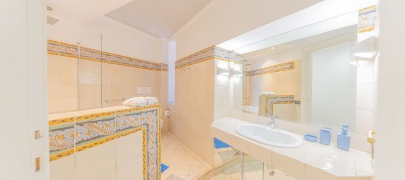 6 bedrooms Apartment in Rome, Italy No. 310822 20