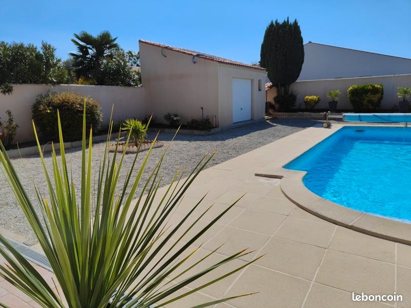 3 bedrooms House in Puilboreau, France No. 294616