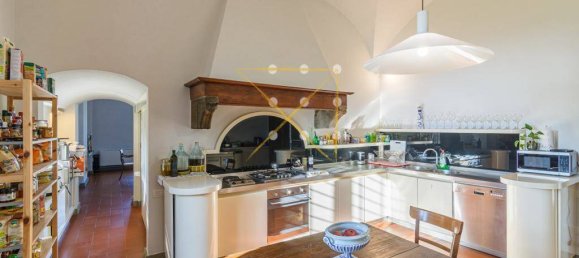 6 bedrooms Villa in Vinci, Italy No. 60019 20