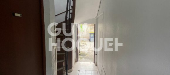 Edificio de 4 dormitorios en Seine-Saint-Denis, France No. 169565 4