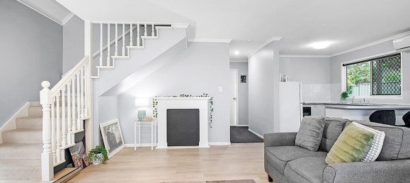 3 bedrooms House in Macleay Island, Australia No. 842 6