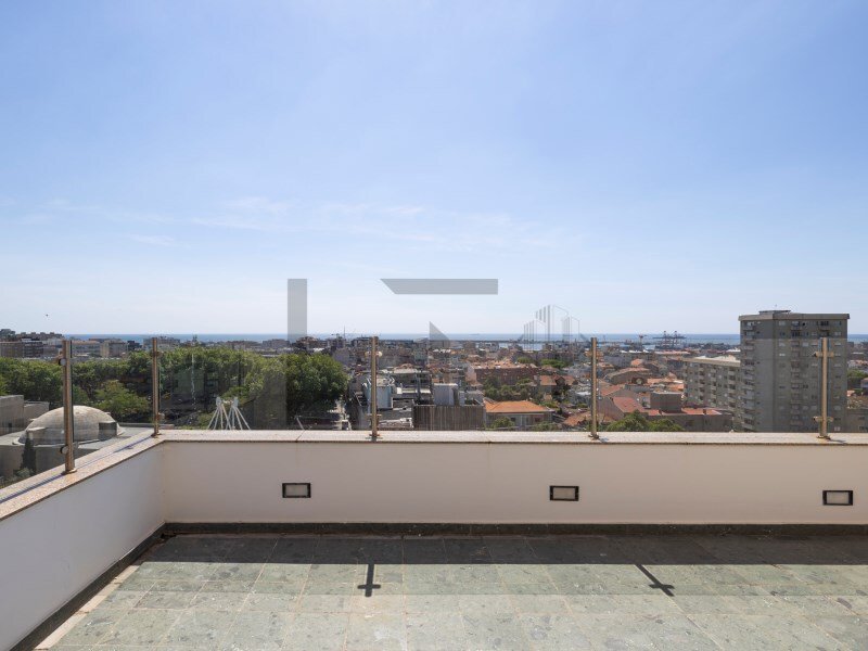 Apartamento de 4 dormitorios en Matosinhos, Portugal No. 319777