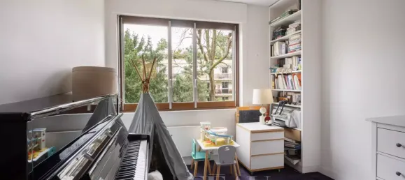 Apartamento de 4 dormitorios en Neuilly-sur-Seine, France No. 169393 13