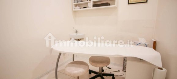 4 rooms Commercial property in Turin, Italy No. 81443 9
