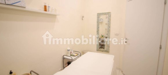 4 rooms Commercial property in Turin, Italy No. 81443 11