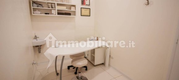 4 rooms Commercial property in Turin, Italy No. 81443 10