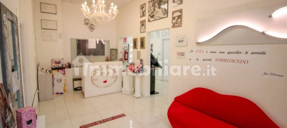4 rooms Commercial property in Turin, Italy No. 81443 3