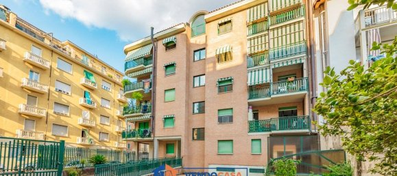 2 Schlafzimmer Wohnung in Turin, Italy, Nr. 299403 4