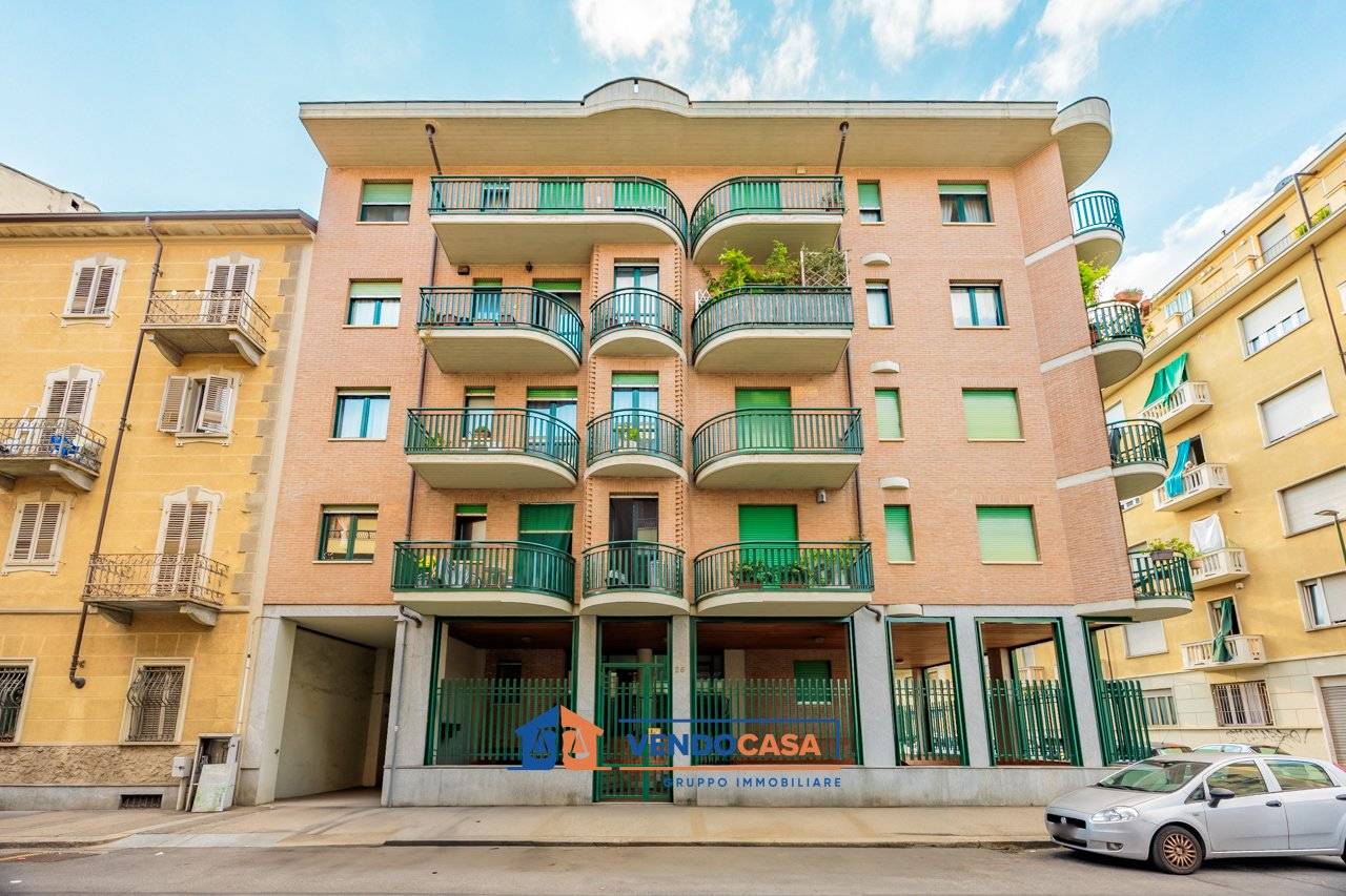 2 Schlafzimmer Wohnung in Turin, Italy, Nr. 299403