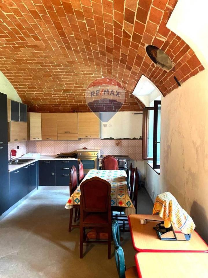 12 rooms House in Montiglio Monferrato, Italy No. 85185