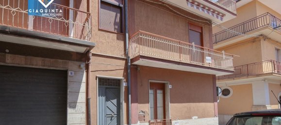 4 rooms House in Palagonia, Italy No. 238967 10
