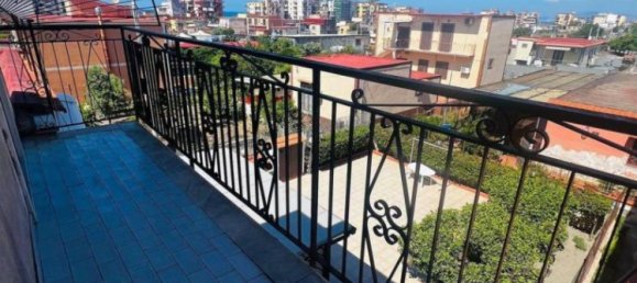 2 bedrooms Apartment in Torre del Greco, Italy No. 273445 3