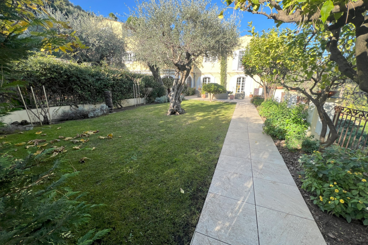 6-Zimmer Doppelhaus in Nice, France, Nr. 191157