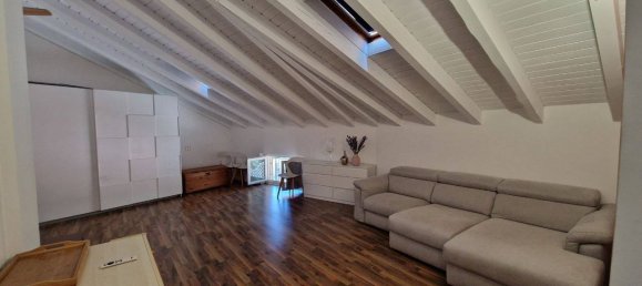 Estudio en Venegono Superiore, Italy No. 326725 11