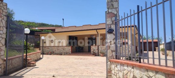 Villa de 4 dormitorios en Balestrate, Italy No. 251115 2