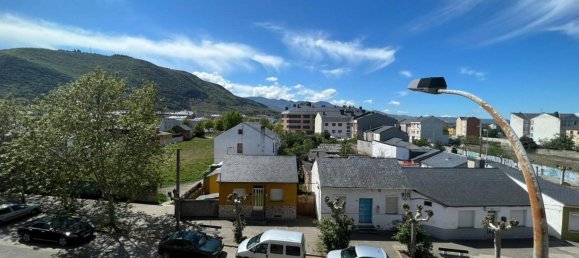 Apartamento de 3 dormitorios en León, Spain No. 74742 14