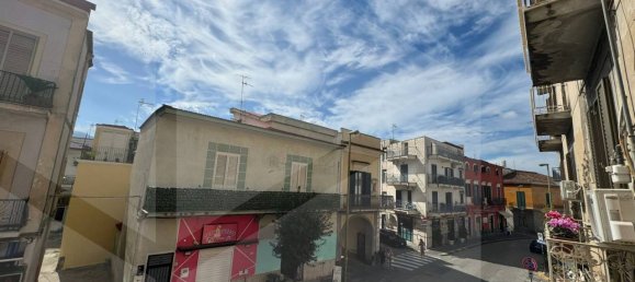 6 rooms Apartment in Pomigliano d'Arco, Italy No. 93604 2
