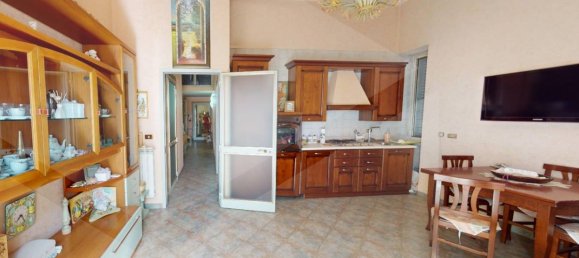 6 rooms Apartment in Pomigliano d'Arco, Italy No. 93604 5