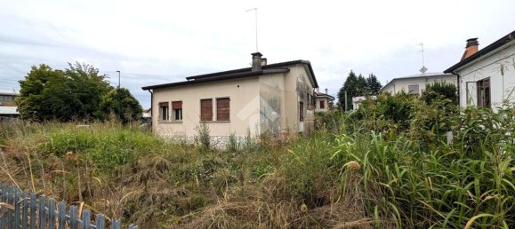 4 rooms Villa in Treviso, Italy No. 274145 2