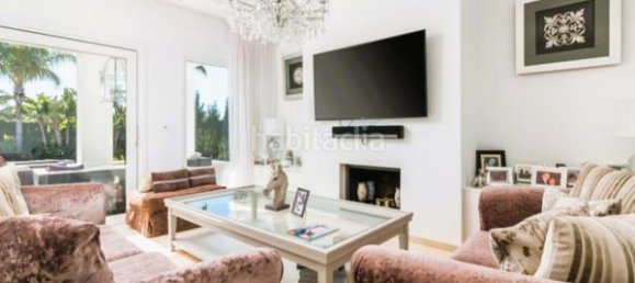 6 bedrooms Villa in Marbella, Spain No. 82209 9