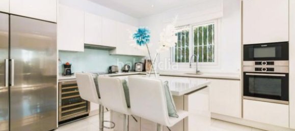 6 bedrooms Villa in Marbella, Spain No. 82209 10