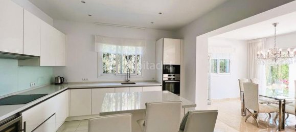 6 bedrooms Villa in Marbella, Spain No. 82209 11