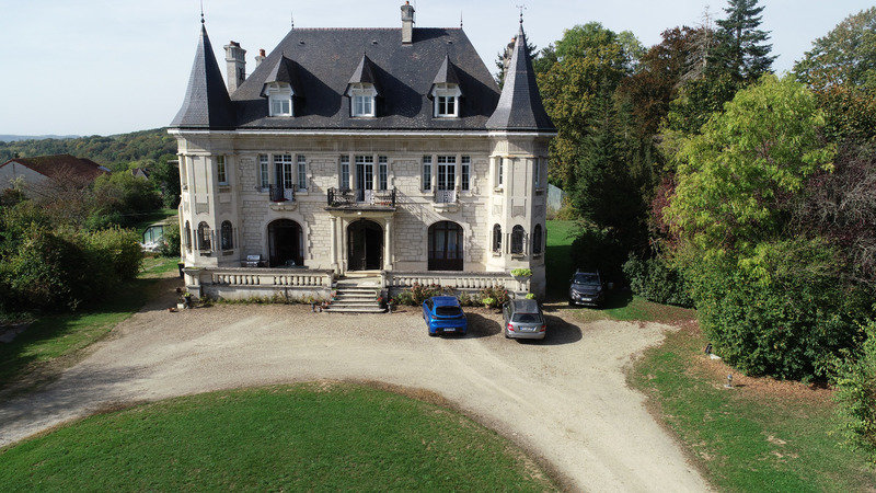 13 bedrooms Castles in Monthenault, France No. 160994