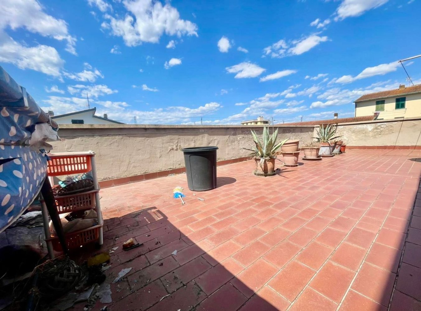 Apartamento de 6 habitaciónes en Montopoli in Val d'Arno, Italy No. 299596