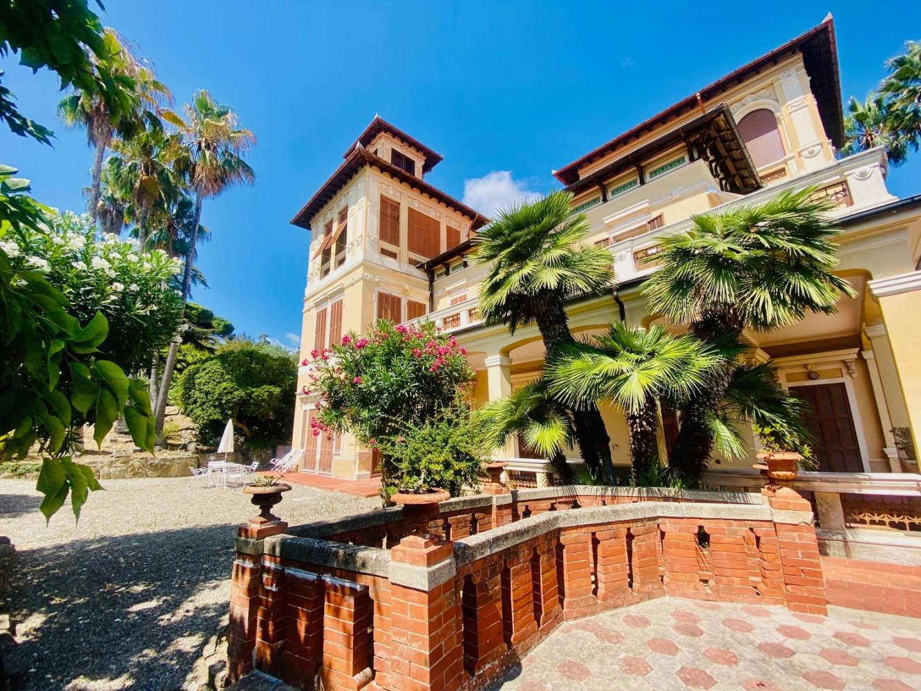 Квартира с 2 комнатами в Империя, Италия № 263308