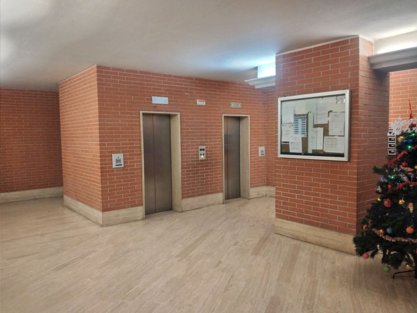 3 rooms Apartment in Rome, Italy No. 69324