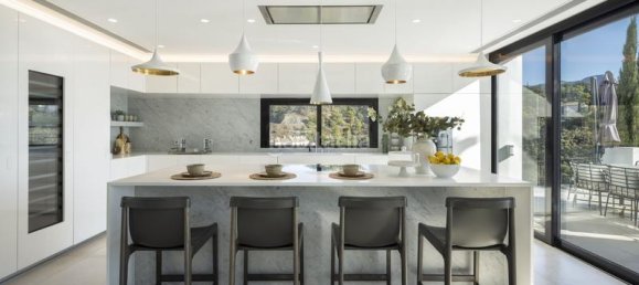 5 chambres Villa à El Madronal, Spain No. 31757 3