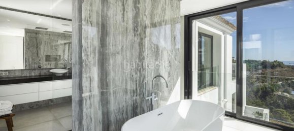 5 chambres Villa à El Madronal, Spain No. 31757 13