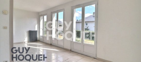 3 bedrooms House in Bernay, France No. 348454 5