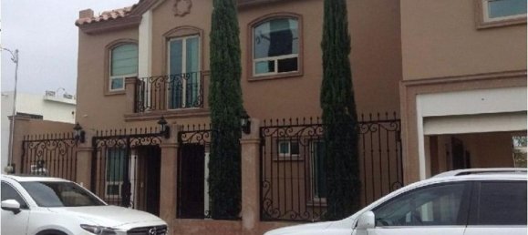 5 bedrooms House in Leon, Mexico No. 159345 2