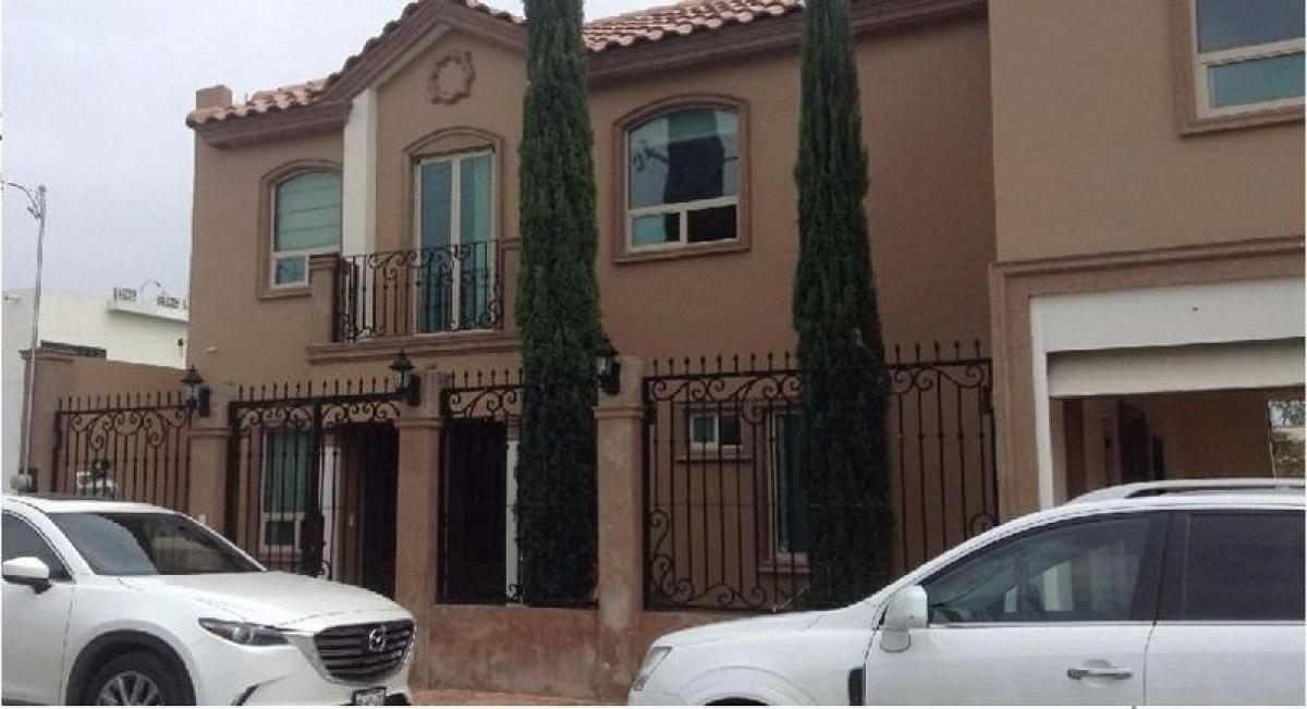 5 bedrooms House in Leon, Mexico No. 159345