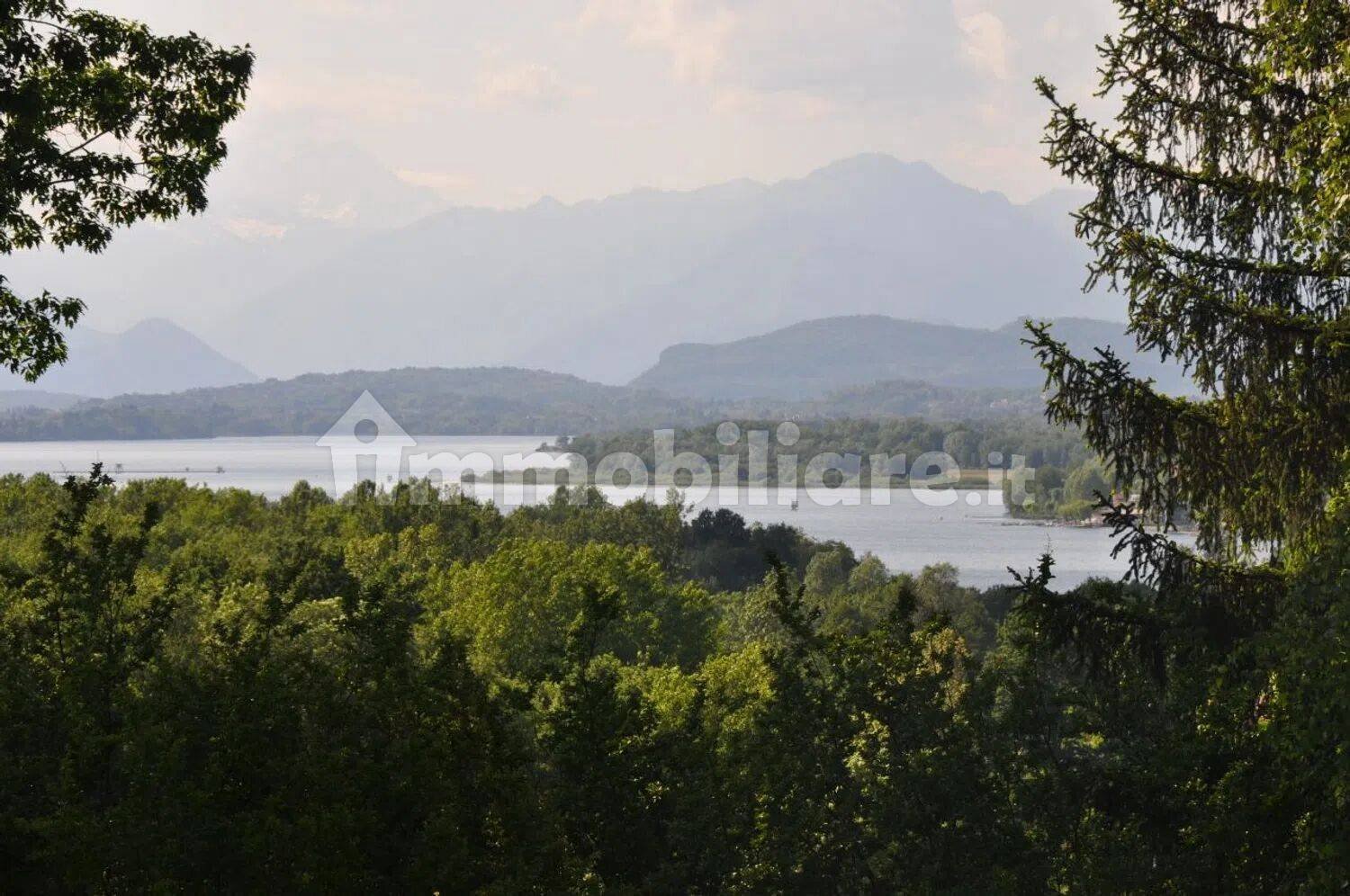 3 غرف نوم فيلا في Buguggiate, Italy رقم 333089