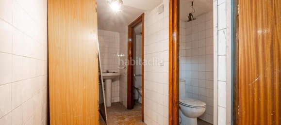 585m² Commercial property in Granada, Spain No. 180714 25