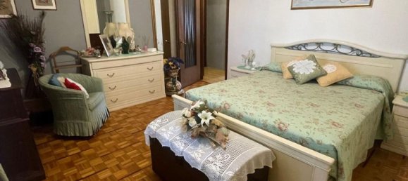 3-salle Appartement à Broni, Italy No. 289621 10