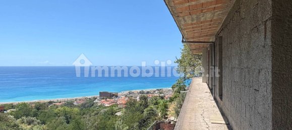 6 bedrooms Penthouse in Paola, Italy No. 287317 3