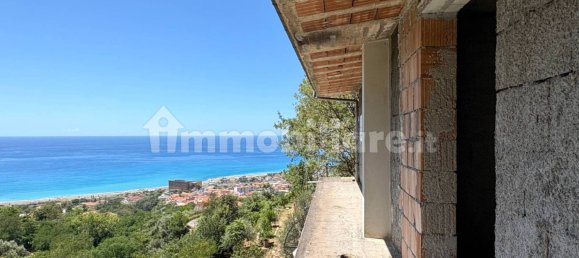 6 bedrooms Penthouse in Paola, Italy No. 287317 2