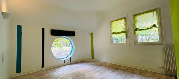 Casa de 6 dormitorios en Montbazon, France No. 260060 13