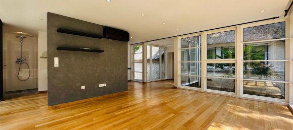 Casa de 6 dormitorios en Montbazon, France No. 260060 9