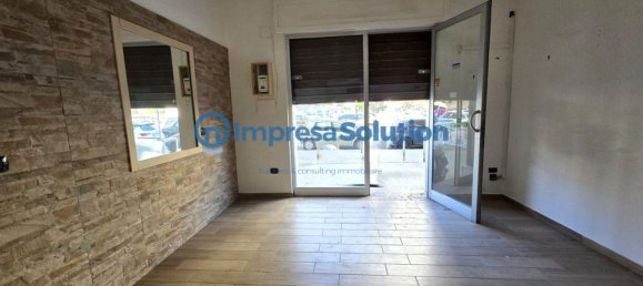 20m² Commercial property in Naples, Italy No. 349531 7