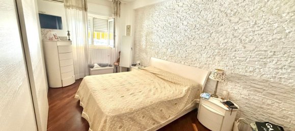 3 bedrooms Apartment in Bari, Italy No. 376014 9